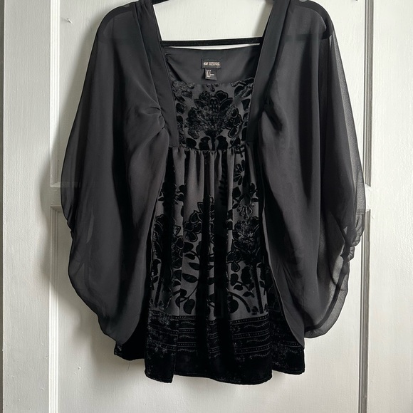 H&M Conscious Collection Black Velvet Sheer Floral Top Sz 6 - Picture 1 of 6